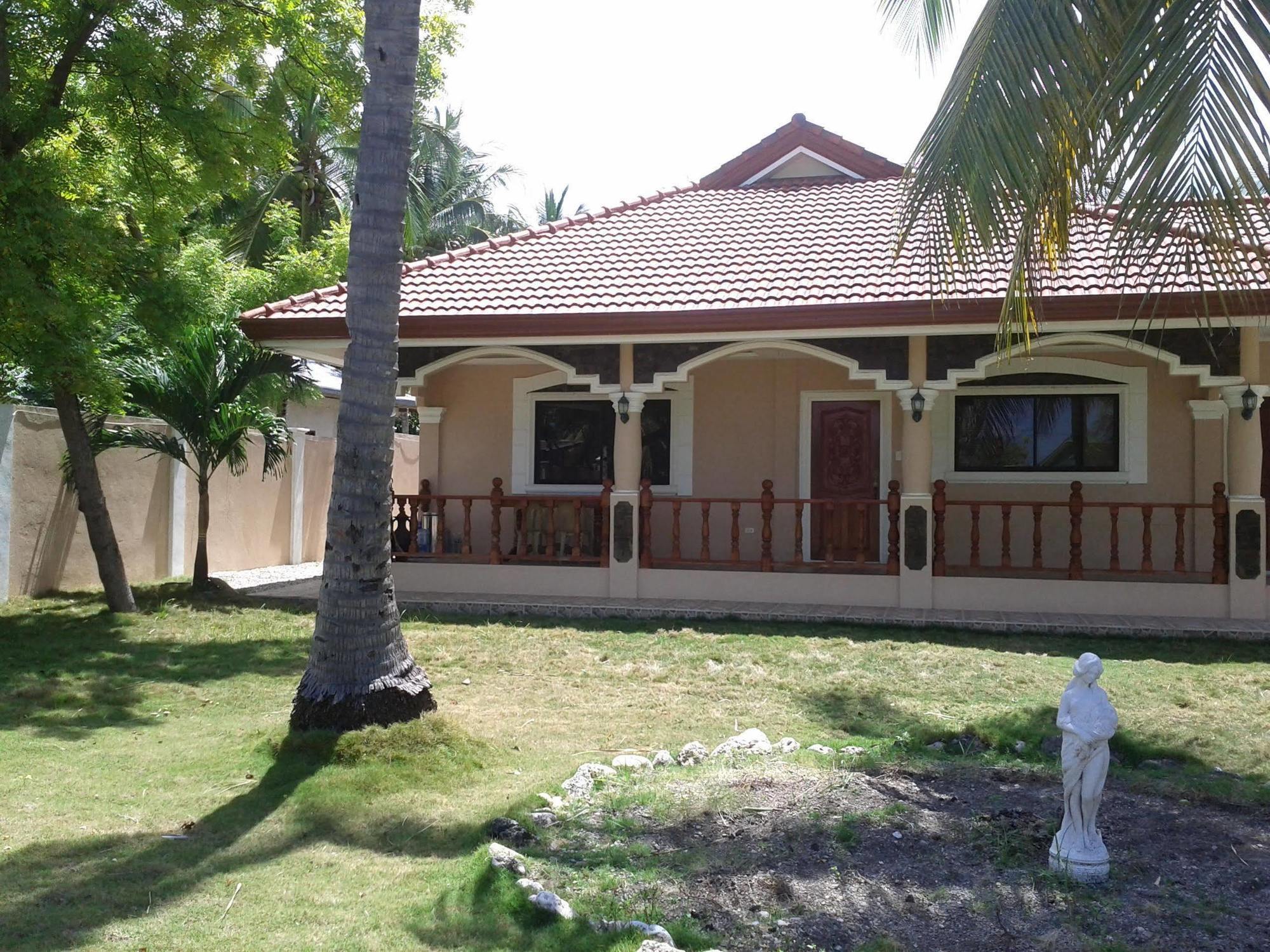 Luzmin Bh - Cottages And Bungalows Oslob Exteriör bild